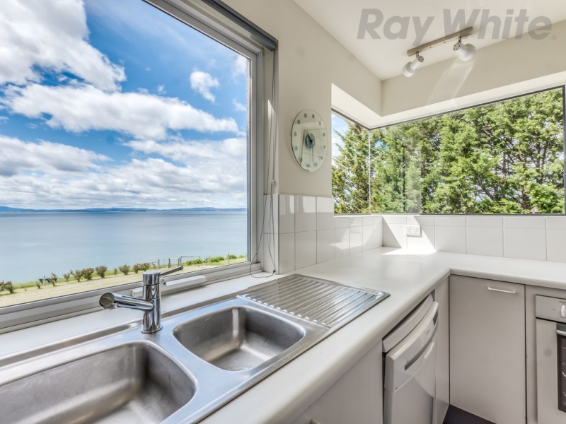 31 Kirra Road, Roches Beach TAS 7170