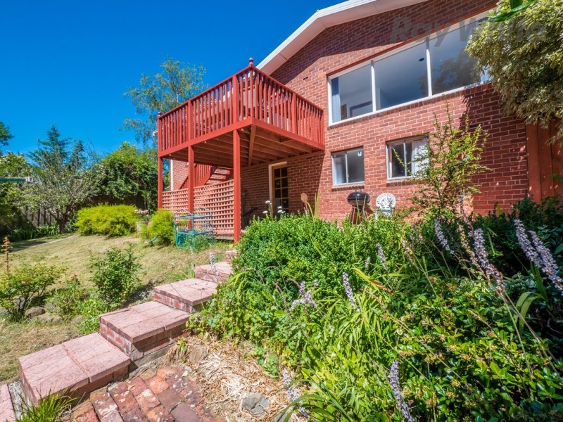 10 Woolton Place, Sandy Bay TAS 7005