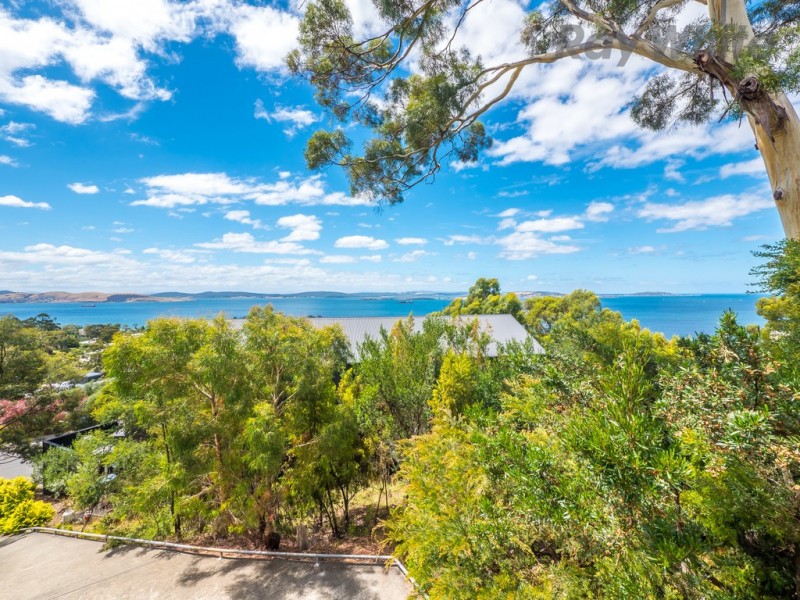 7 Denmark Close, Taroona TAS 7053