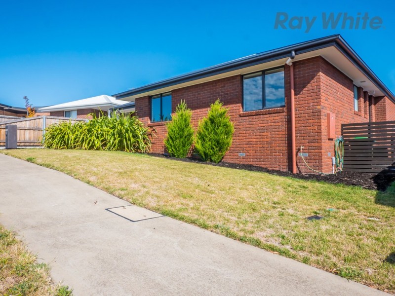 8 Fielder Lane, Howrah TAS 7018