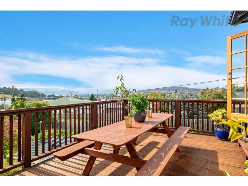 151 Augusta Road, Lenah Valley TAS 7008