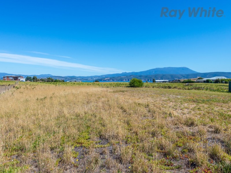 23 Bangor Road, Opossum Bay TAS 7023