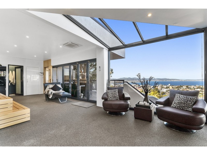 2 Tennyson Court, West Hobart TAS 7000
