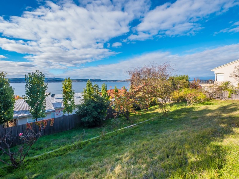 3 Portland Place, Sandy Bay TAS 7005