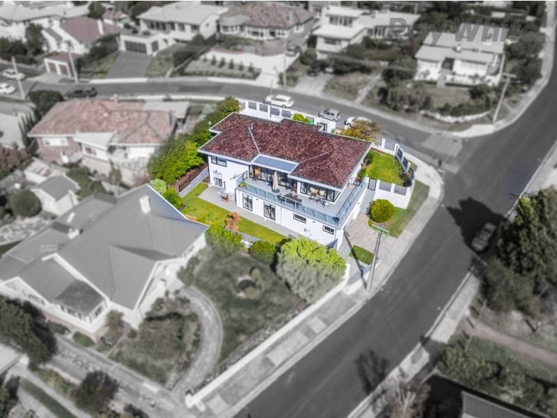 15 Heathcombe Crescent, Sandy Bay TAS 7005