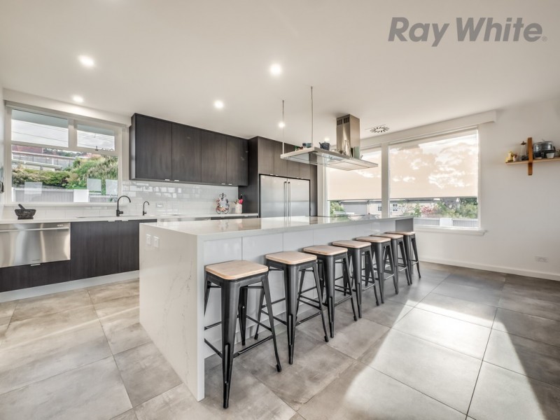 15 Heathcombe Crescent, Sandy Bay TAS 7005