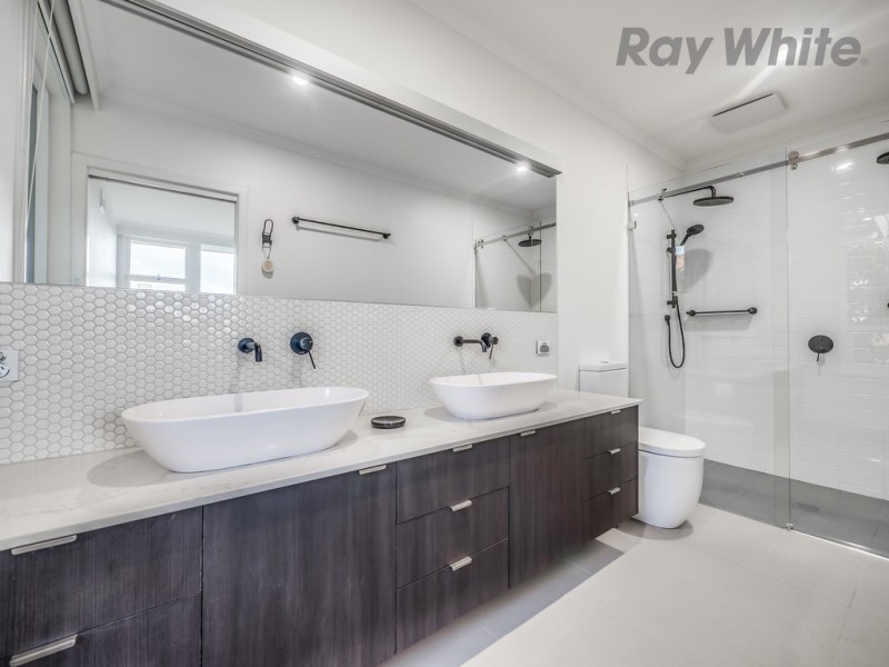 15 Heathcombe Crescent, Sandy Bay TAS 7005
