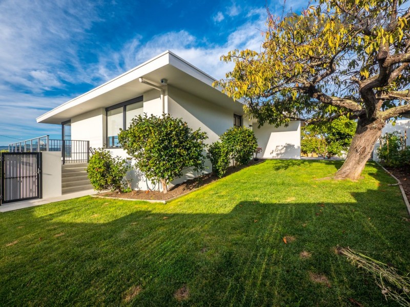 15 Heathcombe Crescent, Sandy Bay TAS 7005