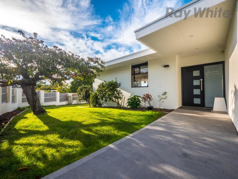 15 Heathcombe Crescent, Sandy Bay TAS 7005