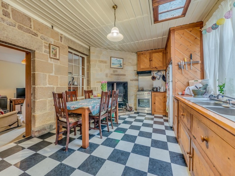 3 Hillside Cres, West Hobart TAS 7000