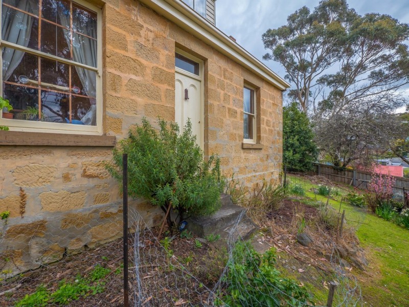 3 Hillside Cres, West Hobart TAS 7000