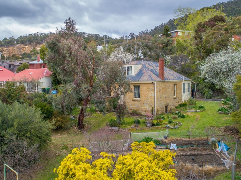 3 Hillside Cres, West Hobart TAS 7000
