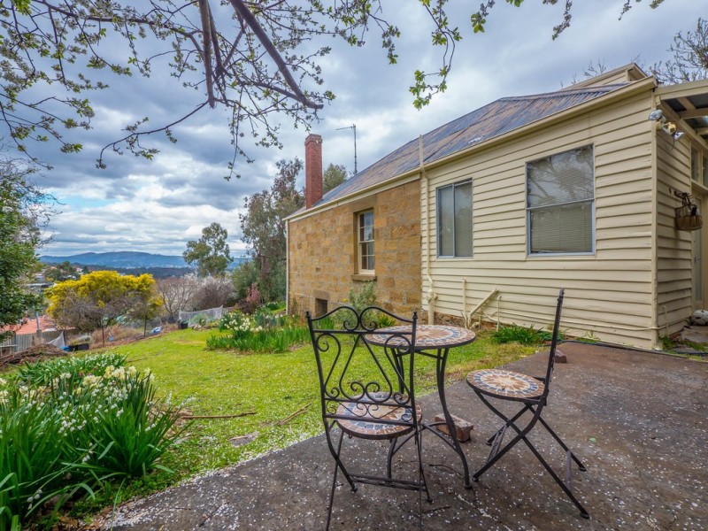 3 Hillside Cres, West Hobart TAS 7000
