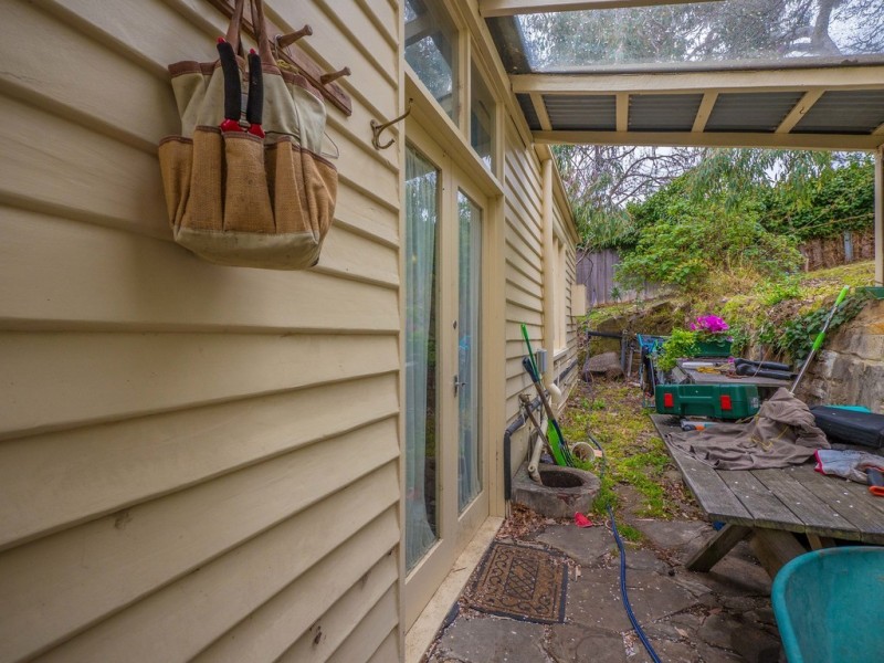 3 Hillside Cres, West Hobart TAS 7000