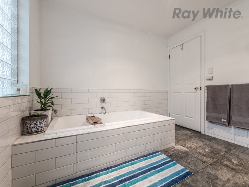 27 Weemala Court, Mount Nelson TAS 7007