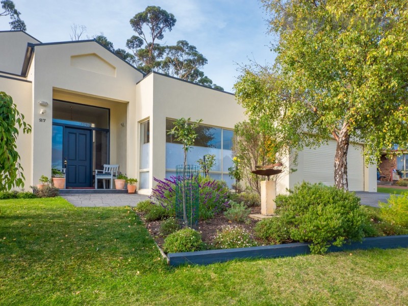 27 Weemala Court, Mount Nelson TAS 7007
