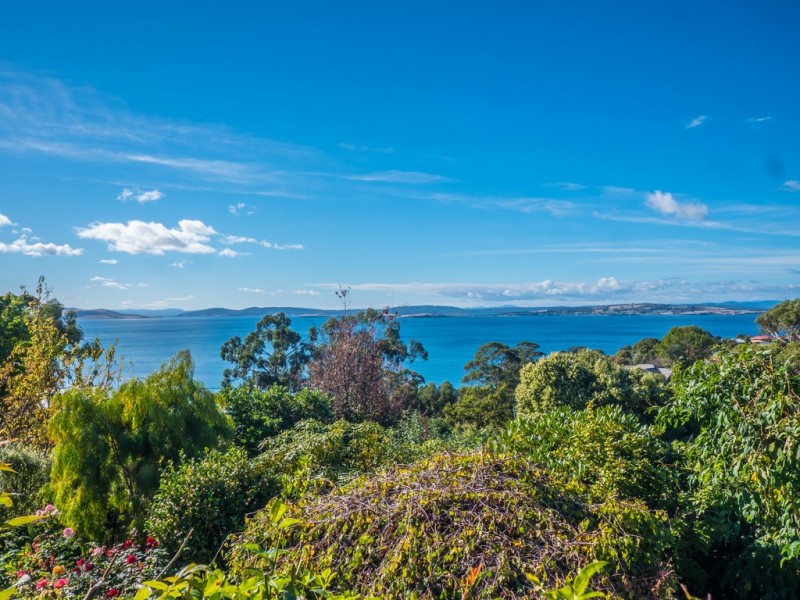 55 Kunama Drive, Kingston Beach TAS 7050