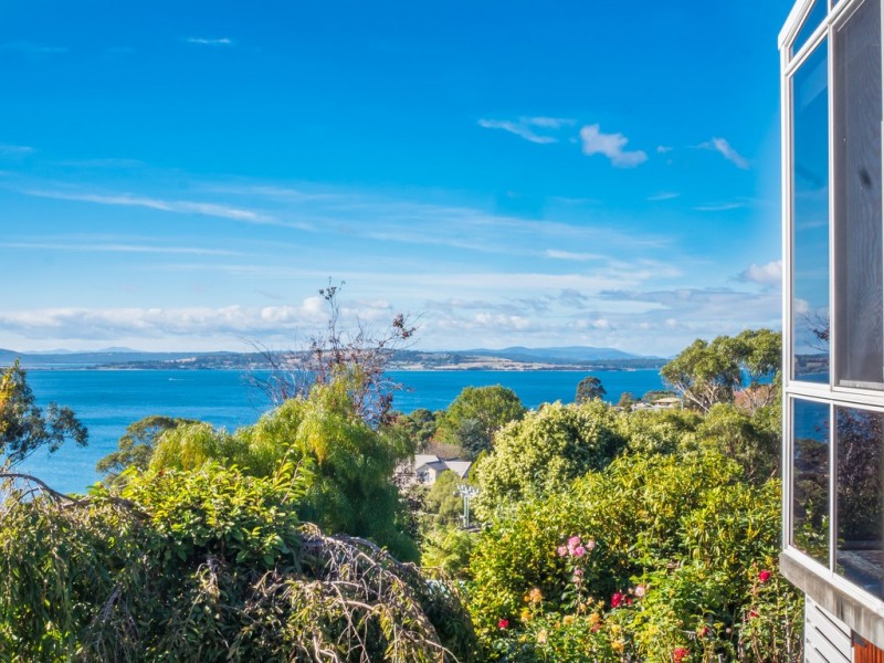 55 Kunama Drive, Kingston Beach TAS 7050
