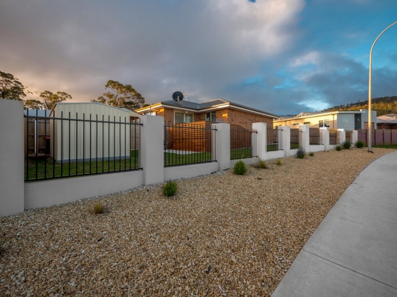 2/40 Mariah Crescent, Oakdowns TAS 7019