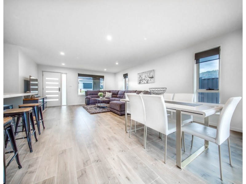 4 Loch Way, Oakdowns TAS 7019