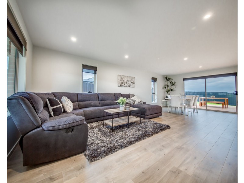 4 Loch Way, Oakdowns TAS 7019