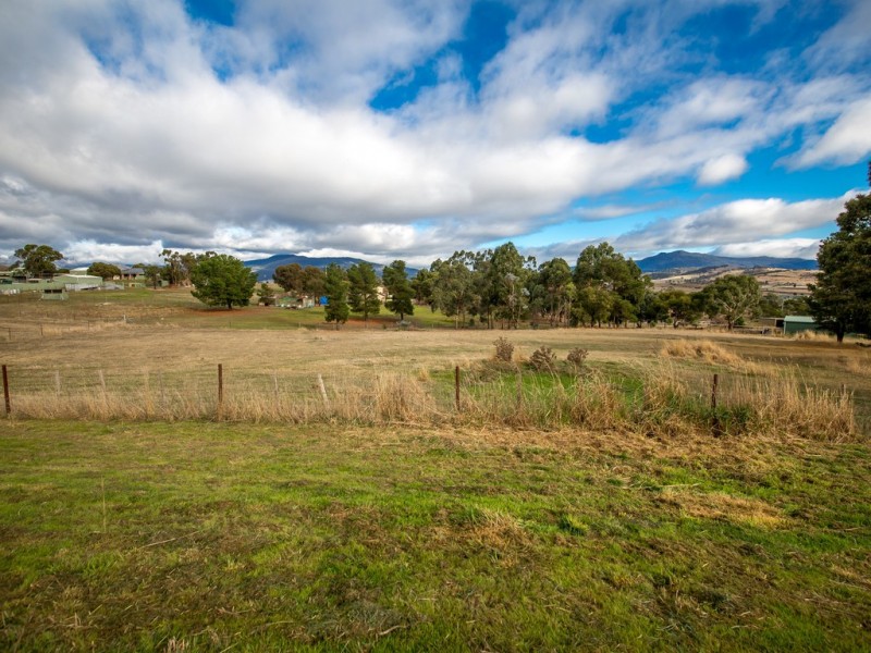 8 Redside Drive, Brighton TAS 7030