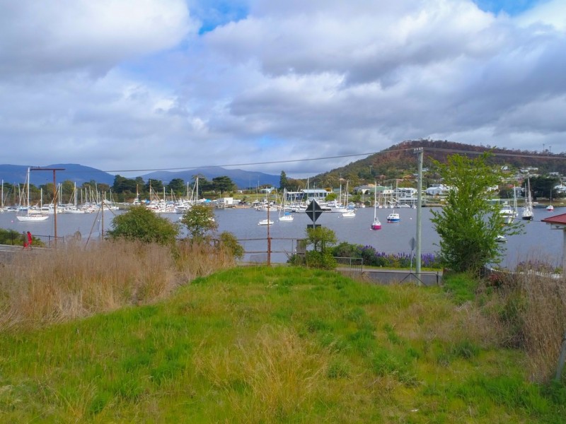 59 Esplanade, Lindisfarne TAS 7015