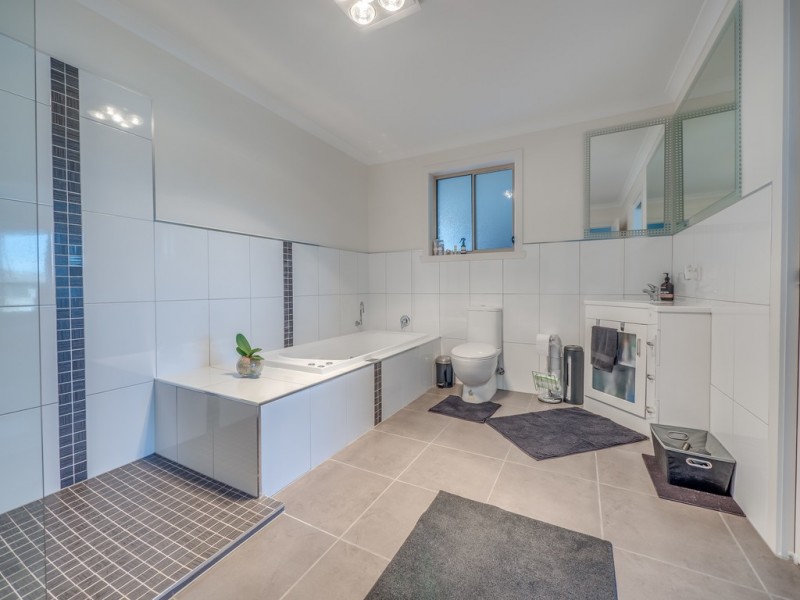 11 Millview Drive, Oakdowns TAS 7019