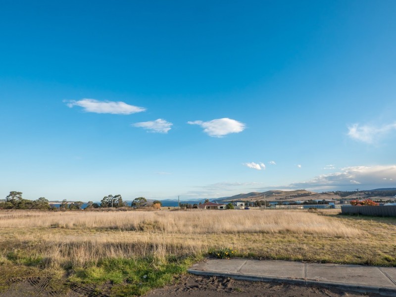 11 Millview Drive, Oakdowns TAS 7019