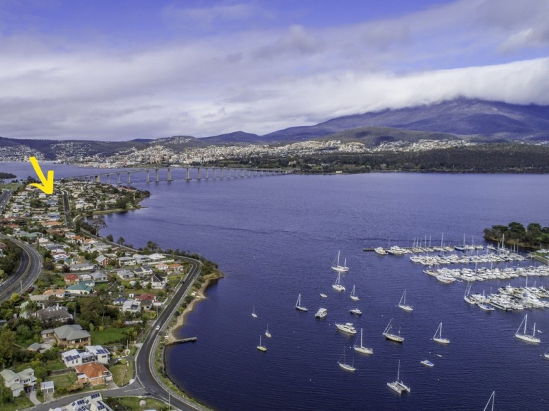 16 Topham Street, Rose Bay TAS 7015