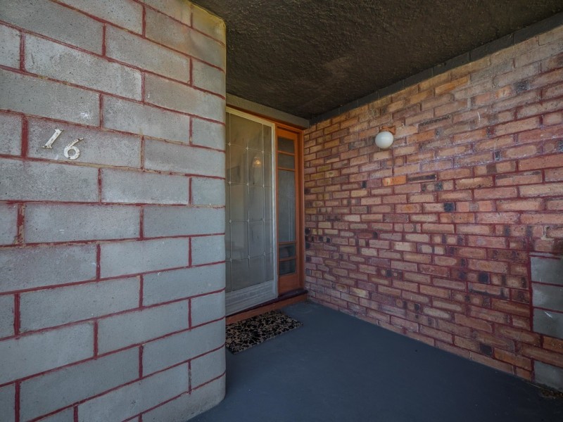 16 Topham Street, Rose Bay TAS 7015