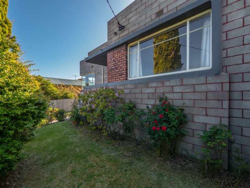 16 Topham Street, Rose Bay TAS 7015