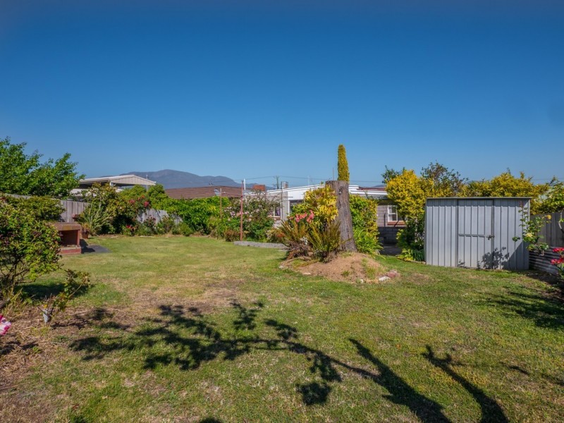 16 Topham Street, Rose Bay TAS 7015