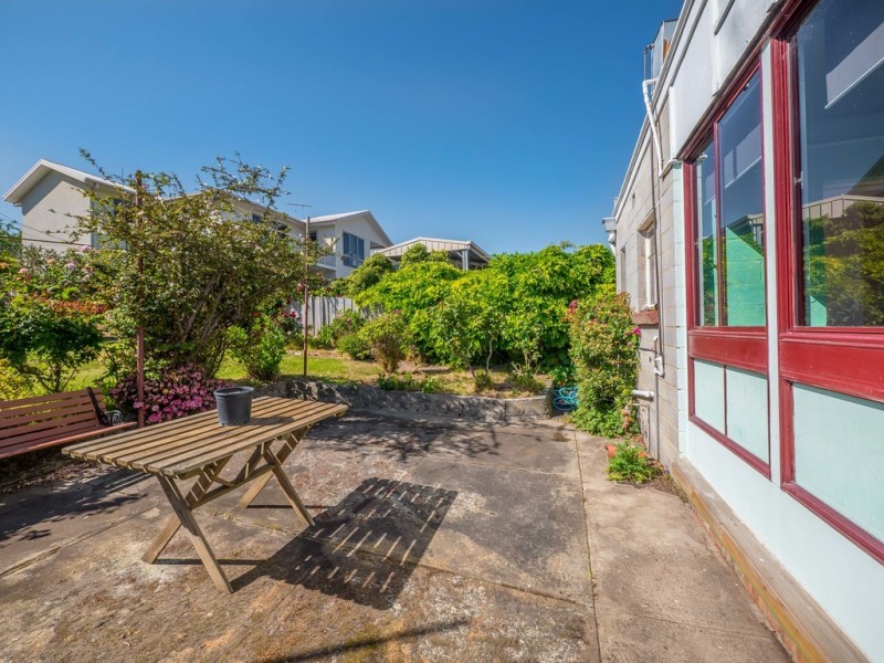 16 Topham Street, Rose Bay TAS 7015