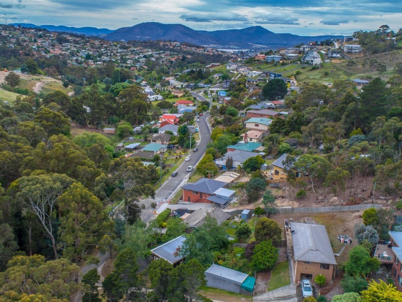 70 Brushy Creek Road, Lenah Valley TAS 7008