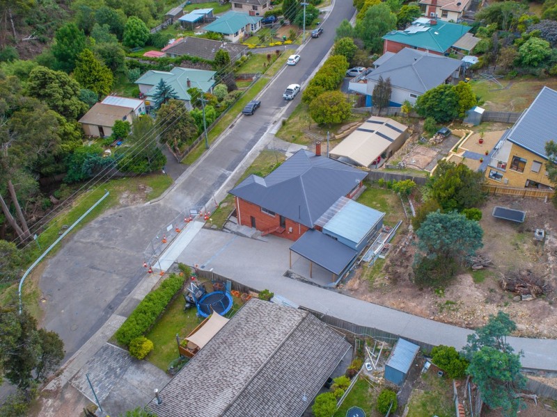 70 Brushy Creek Road, Lenah Valley TAS 7008