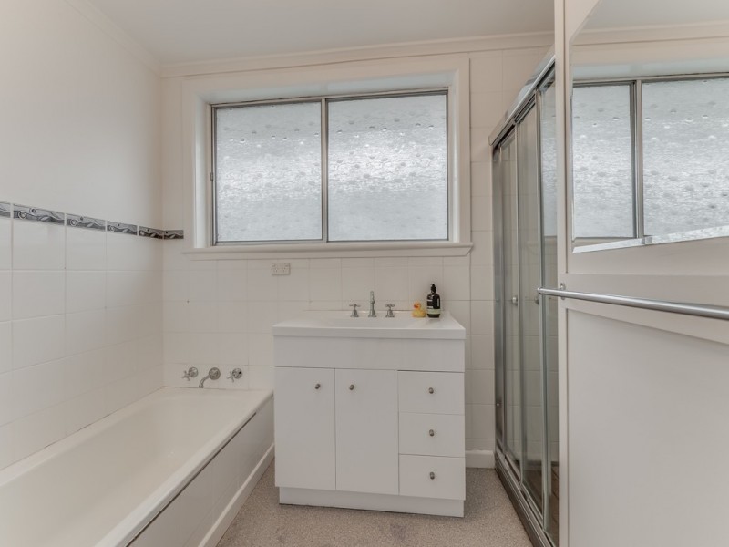 70 Brushy Creek Road, Lenah Valley TAS 7008