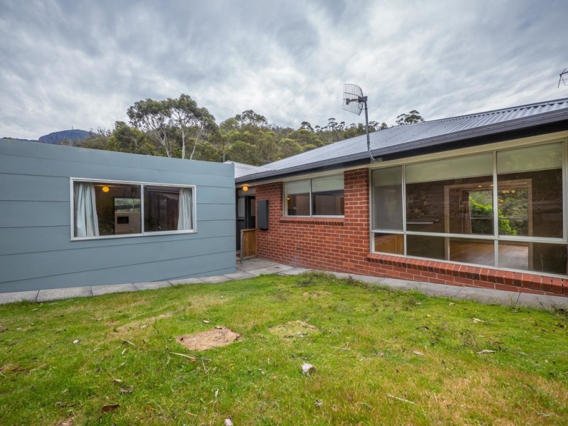 70 Brushy Creek Road, Lenah Valley TAS 7008