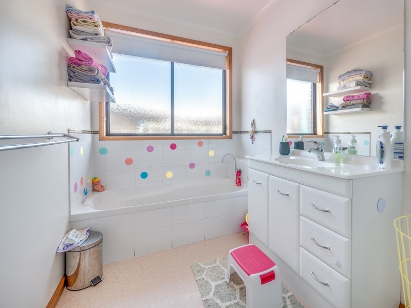 1/2 Kernot Close, Oakdowns TAS 7019