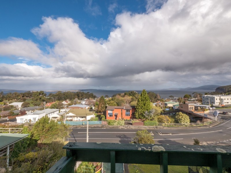 195 Channel Highway, Taroona TAS 7053