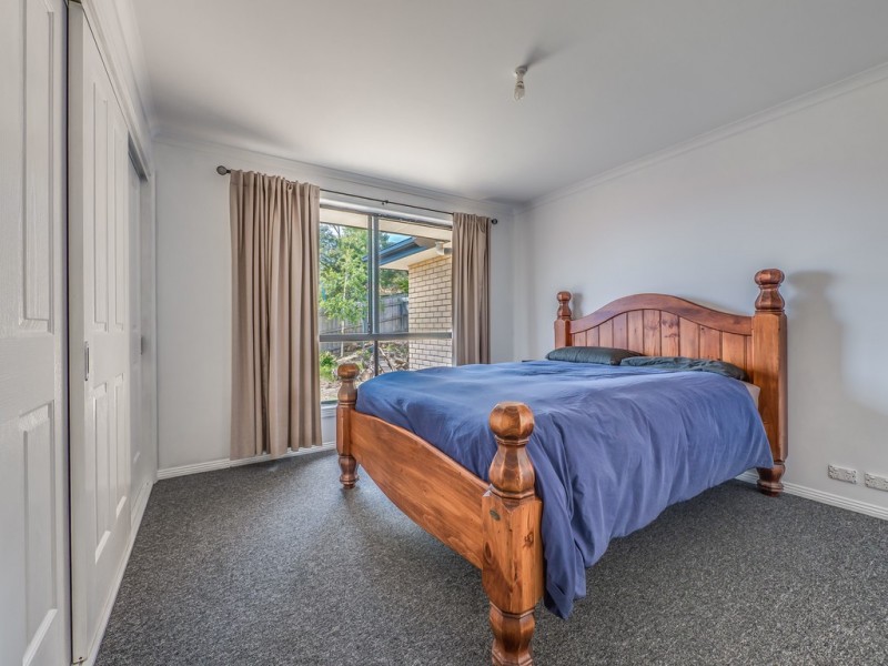 100 Oakdowns Parade, Oakdowns TAS 7019