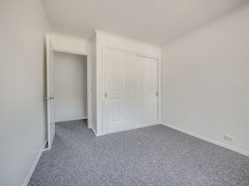 100 Oakdowns Parade, Oakdowns TAS 7019