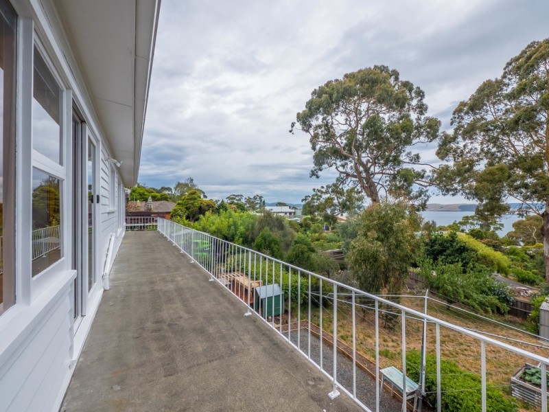 46 Delta Avenue, Taroona TAS 7053