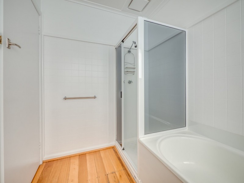 22 St Helens Street, Lindisfarne TAS 7015