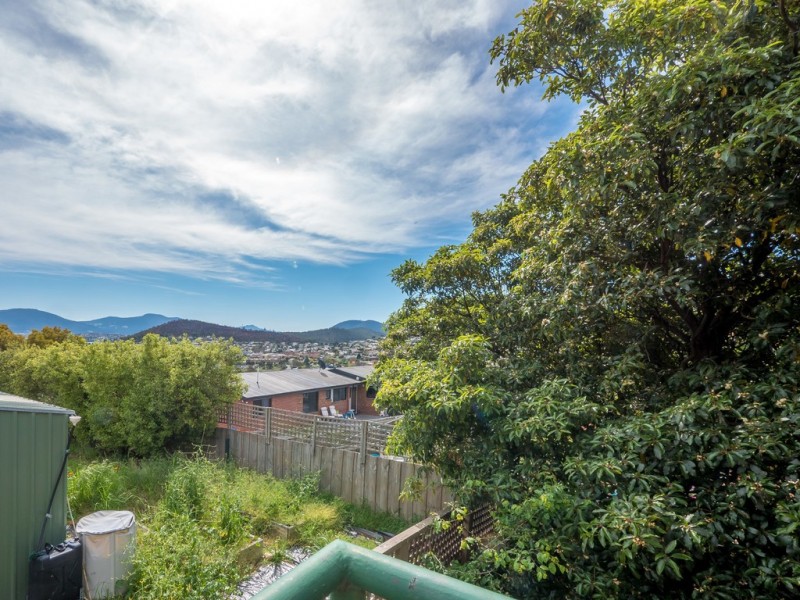 22 St Helens Street, Lindisfarne TAS 7015