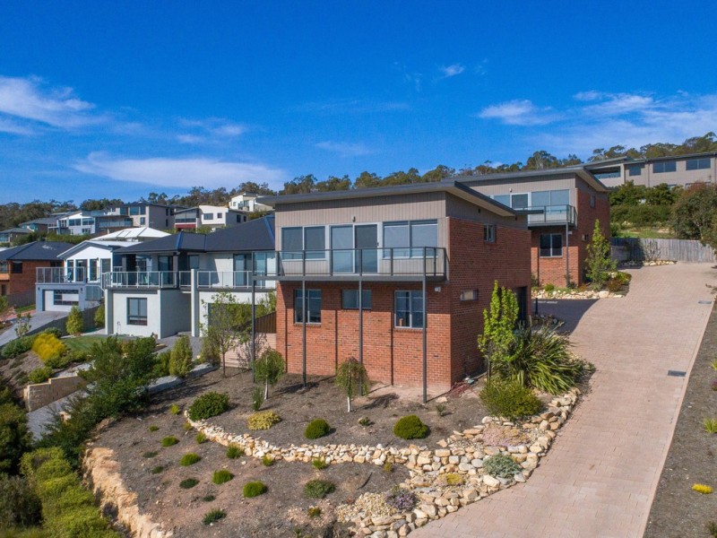 1/746 Oceana Drive, Tranmere TAS 7018
