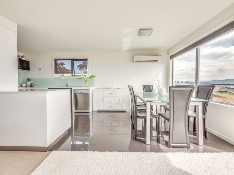 1/746 Oceana Drive, Tranmere TAS 7018