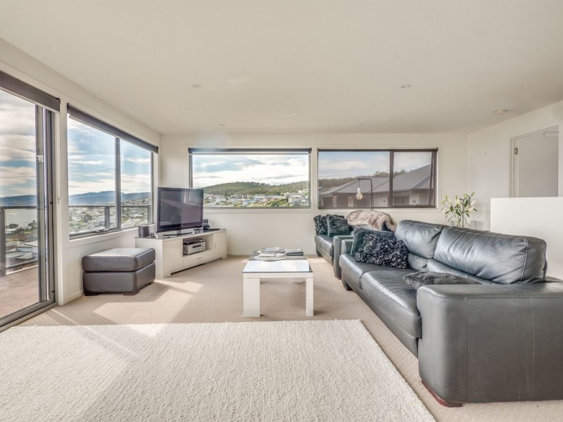 1/746 Oceana Drive, Tranmere TAS 7018