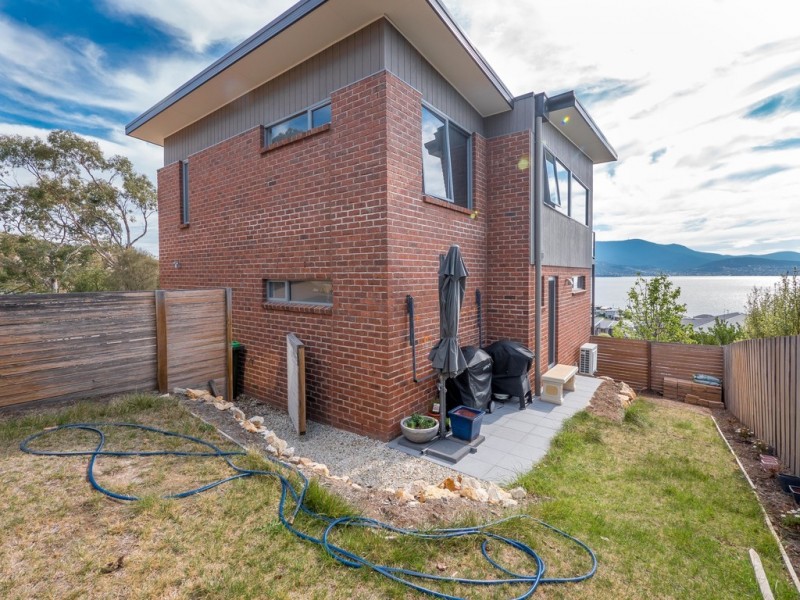 1/746 Oceana Drive, Tranmere TAS 7018