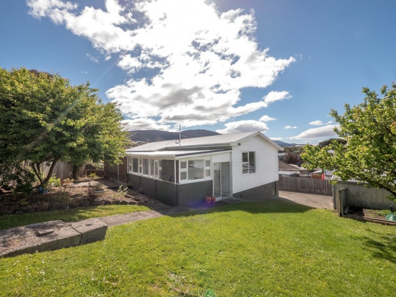 30 Devines Road, Glenorchy TAS 7010